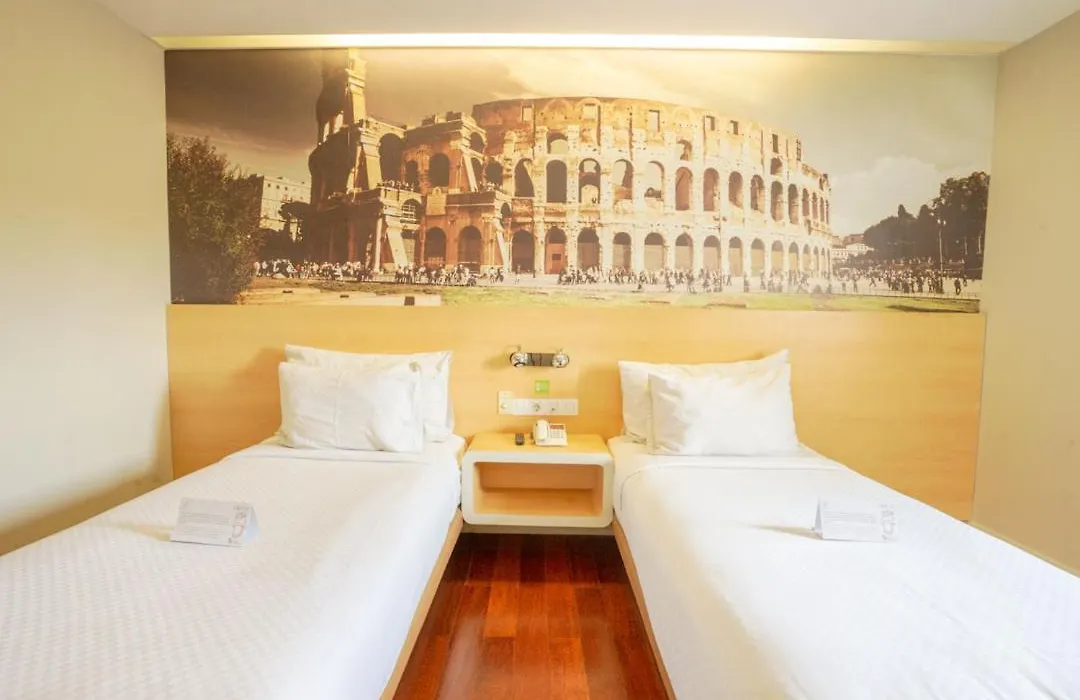 Life Hotel Stasiun Kota Surabaya-1